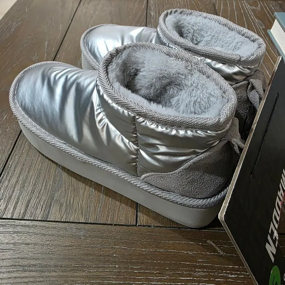Steve Madden Silver Metallic Puffer Boot, Women's Size 5/6, NWT